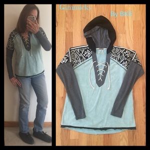 BKE Laced Up V Neck Aztec Print with Hood